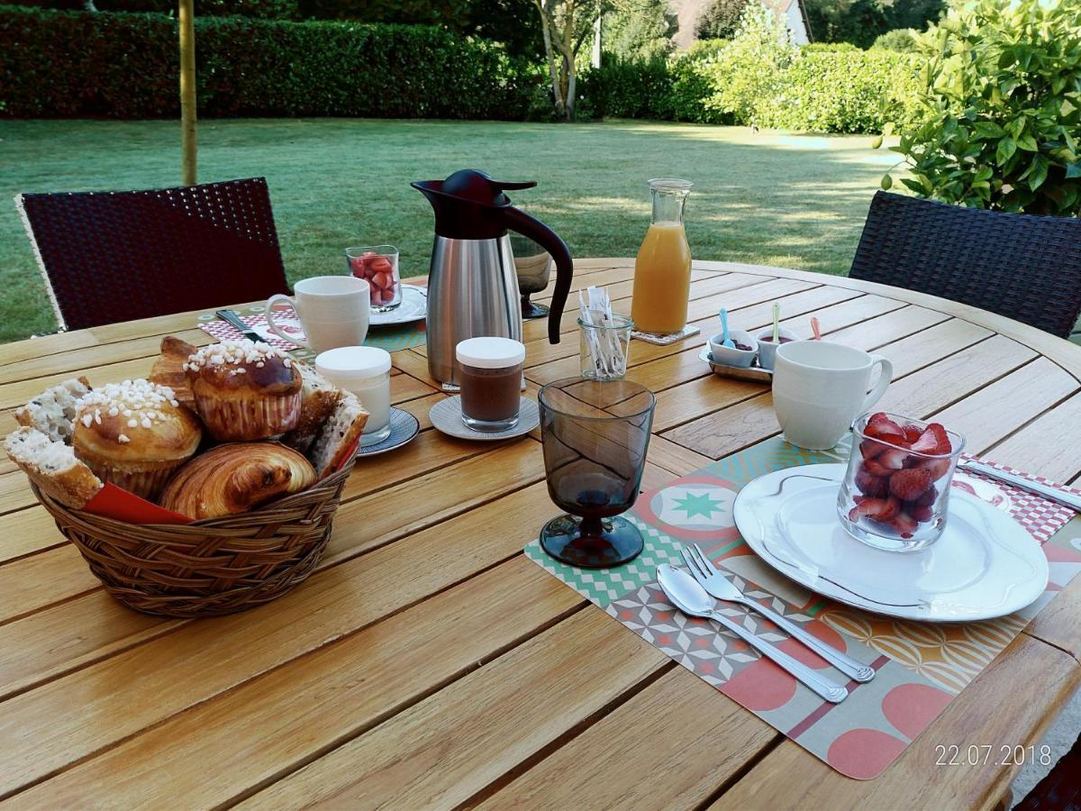 Les Trois Provinces Bed & Breakfast Couffy Eksteriør bilde